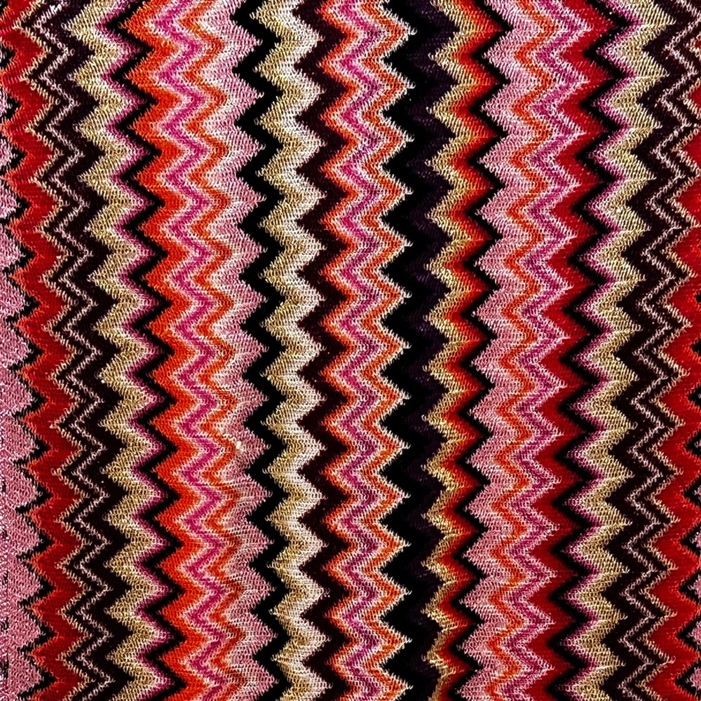 MISSONI Zigzag Patterned Scarf - Red, Pink, Black, Purple, Gold Vibrant colors - Picture 7 of 9